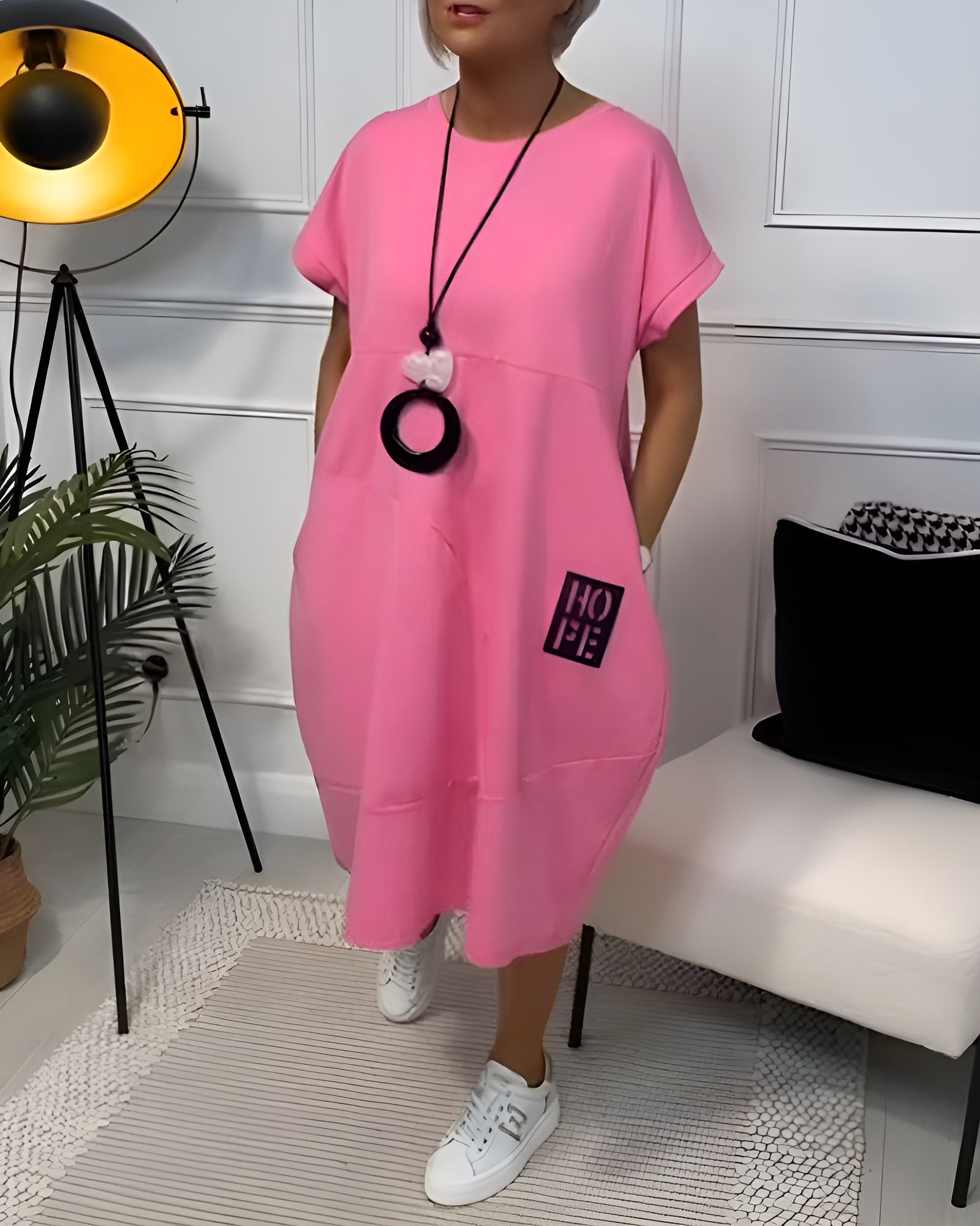 Cleo - Rochie Elegantă cu Mâneci Scurte