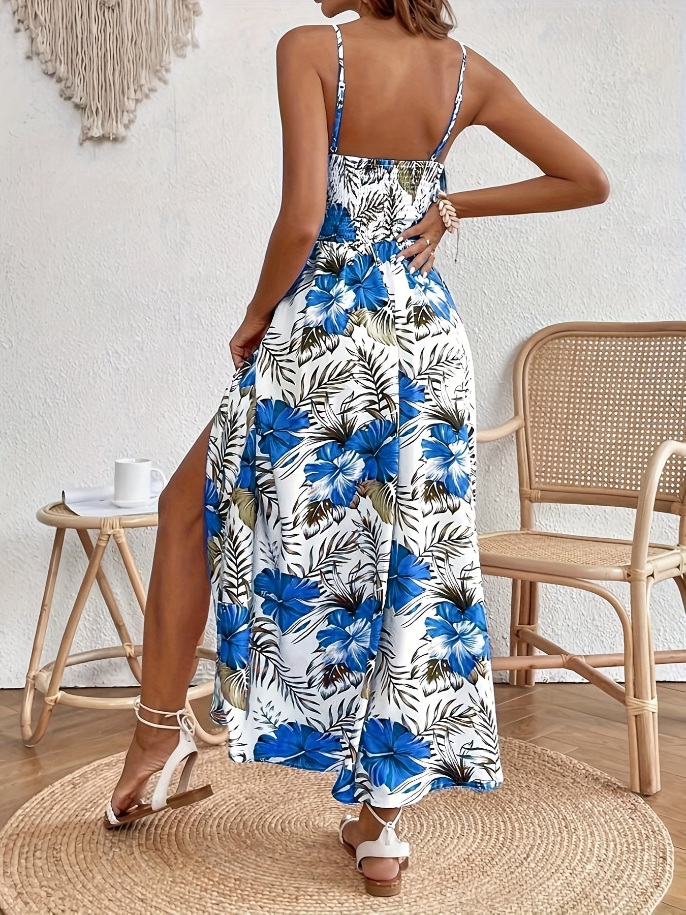 Maple - Rochie Maxi cu Bretele și Decolteu în V Floral