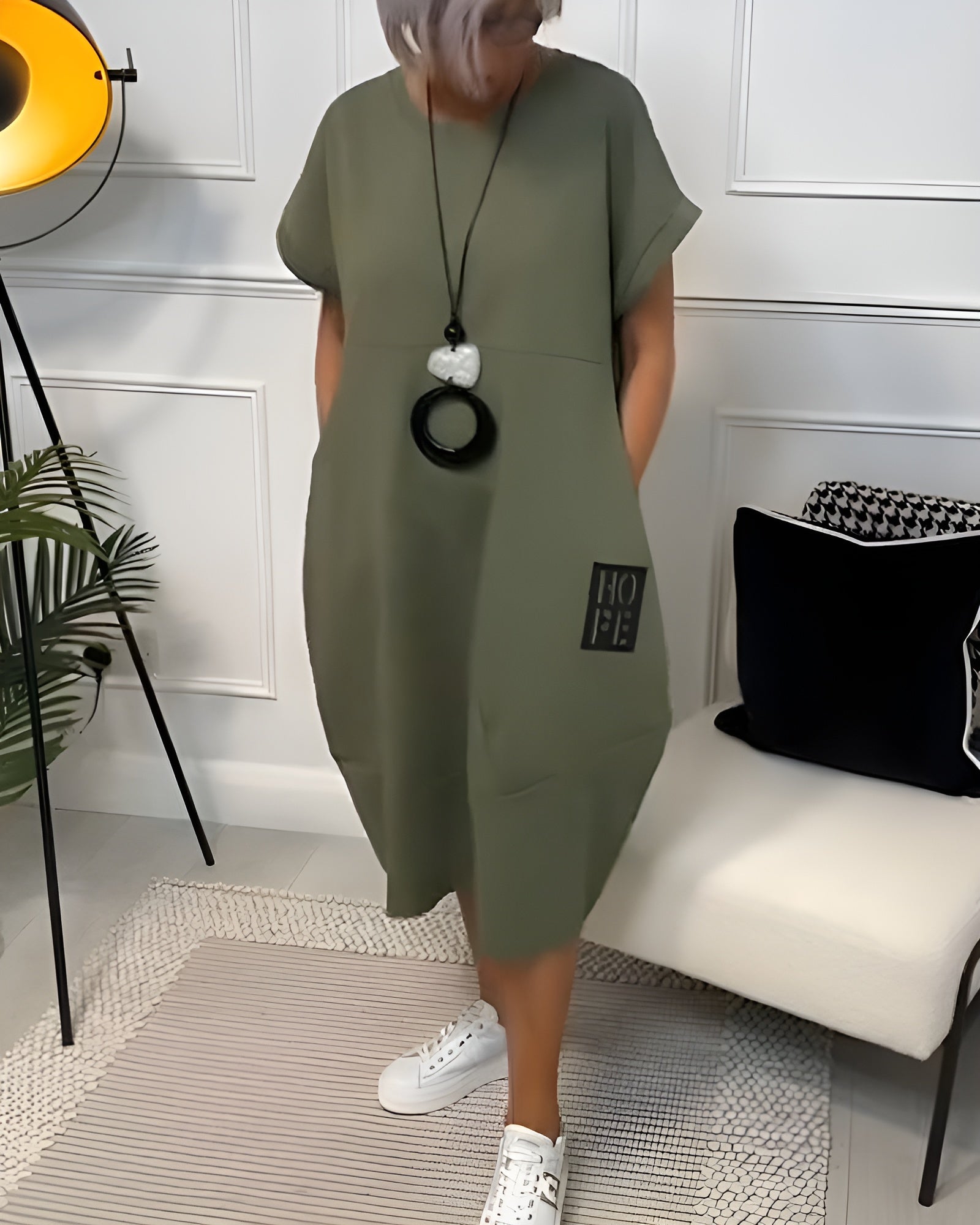 Cleo - Rochie Elegantă cu Mâneci Scurte