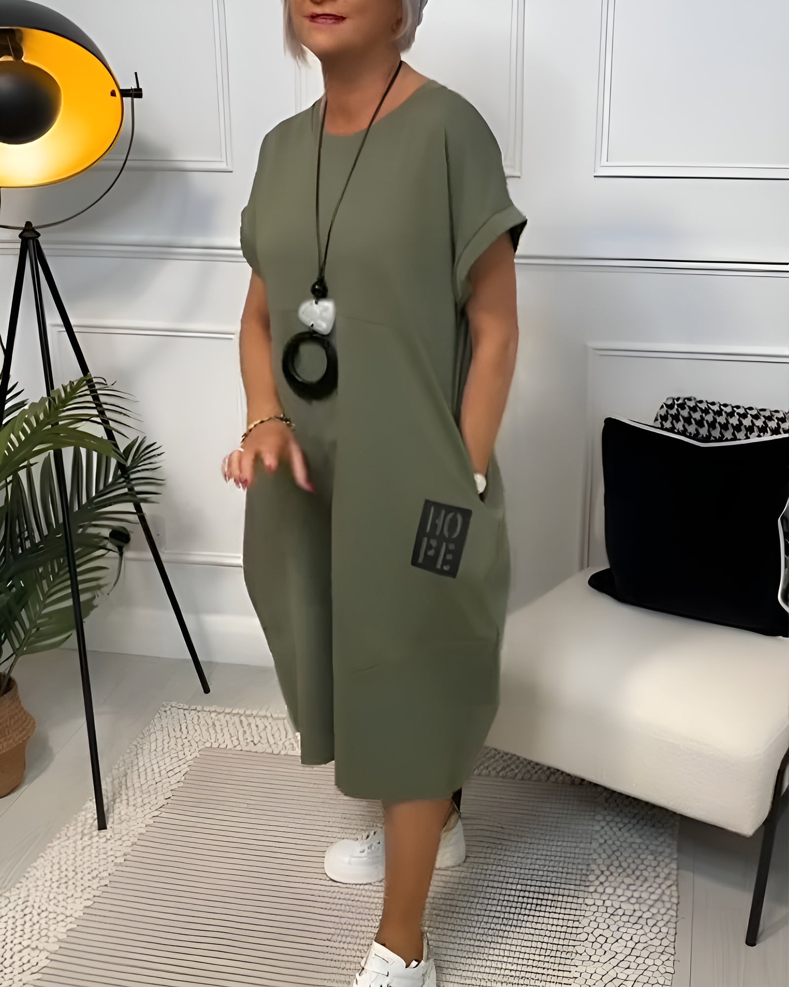 Cleo - Rochie Elegantă cu Mâneci Scurte