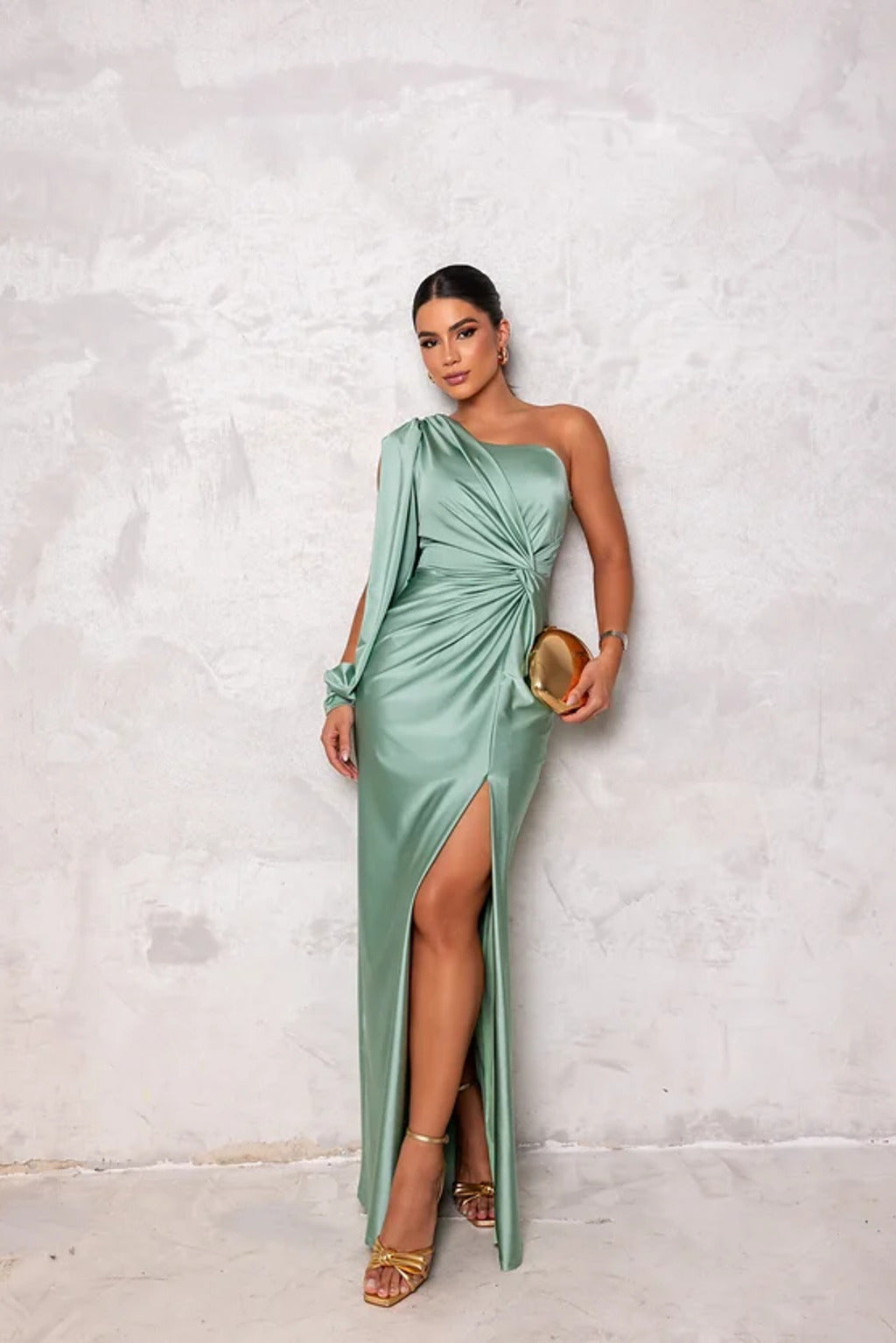 Rochia Glamour cu Eleganță Atemporală