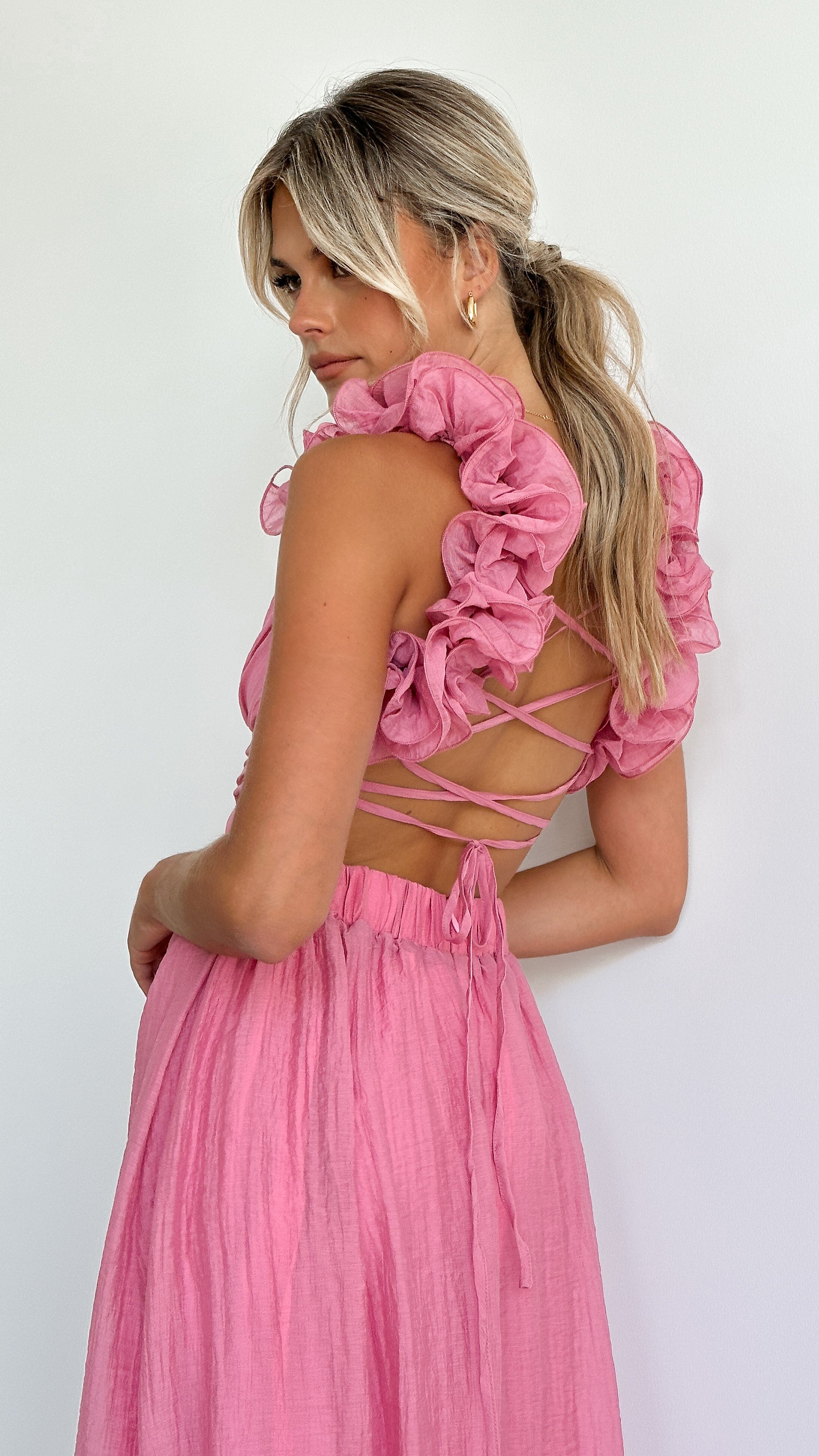 Ava – Rochie Midi Damă Roz cu Mâneci Puff și Croi Fluid