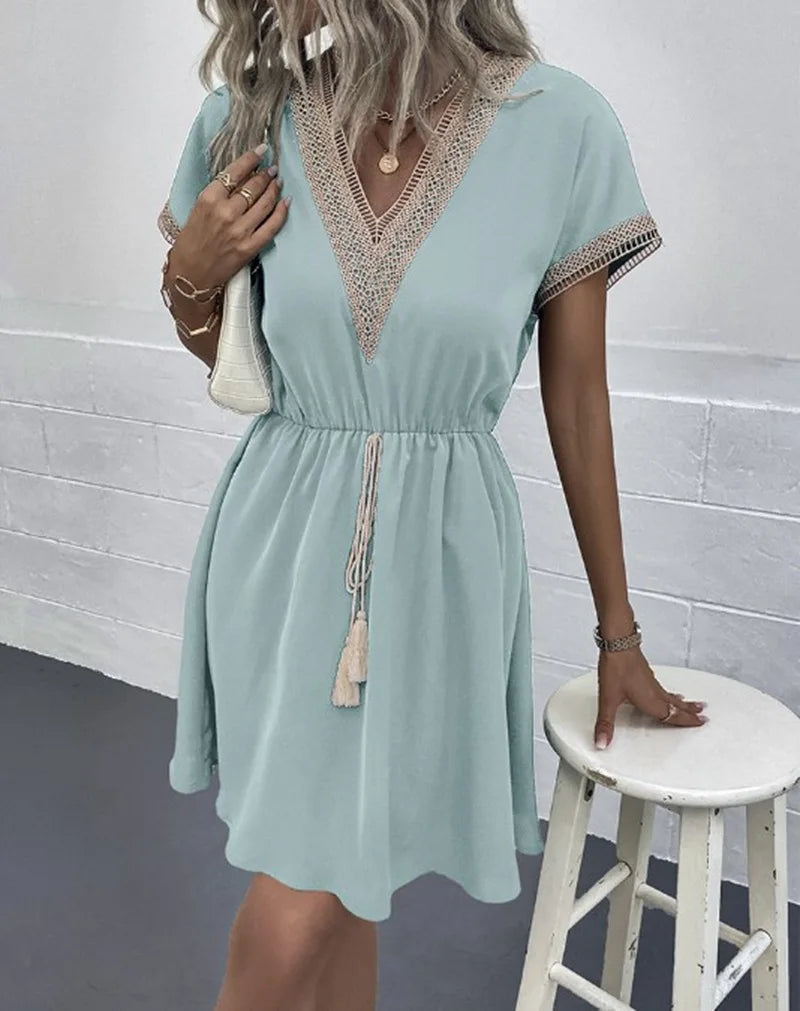 Josephine - Rochie Boho Chic cu Decolteu în V și Curea Care Flatează Talie