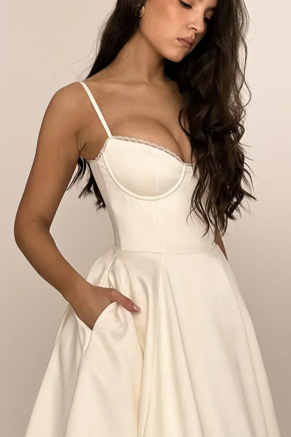Minerva - Rochie de Prințesă cu Bretele Subțiri de Lux