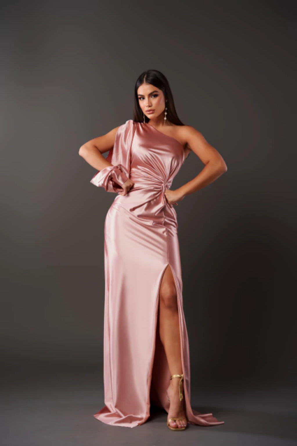 Rochia Glamour cu Eleganță Atemporală