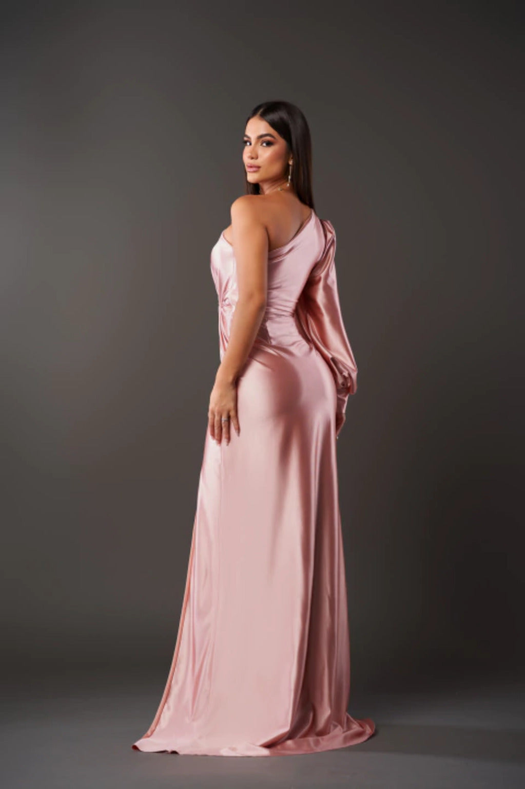Rochia Glamour cu Eleganță Atemporală