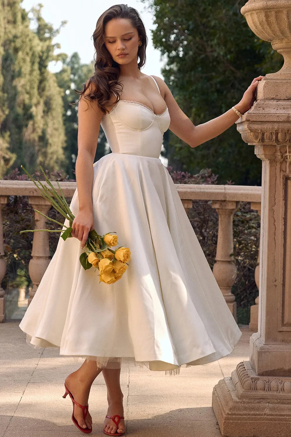 Minerva - Rochie de prințesă de lux cu bretele subțiri