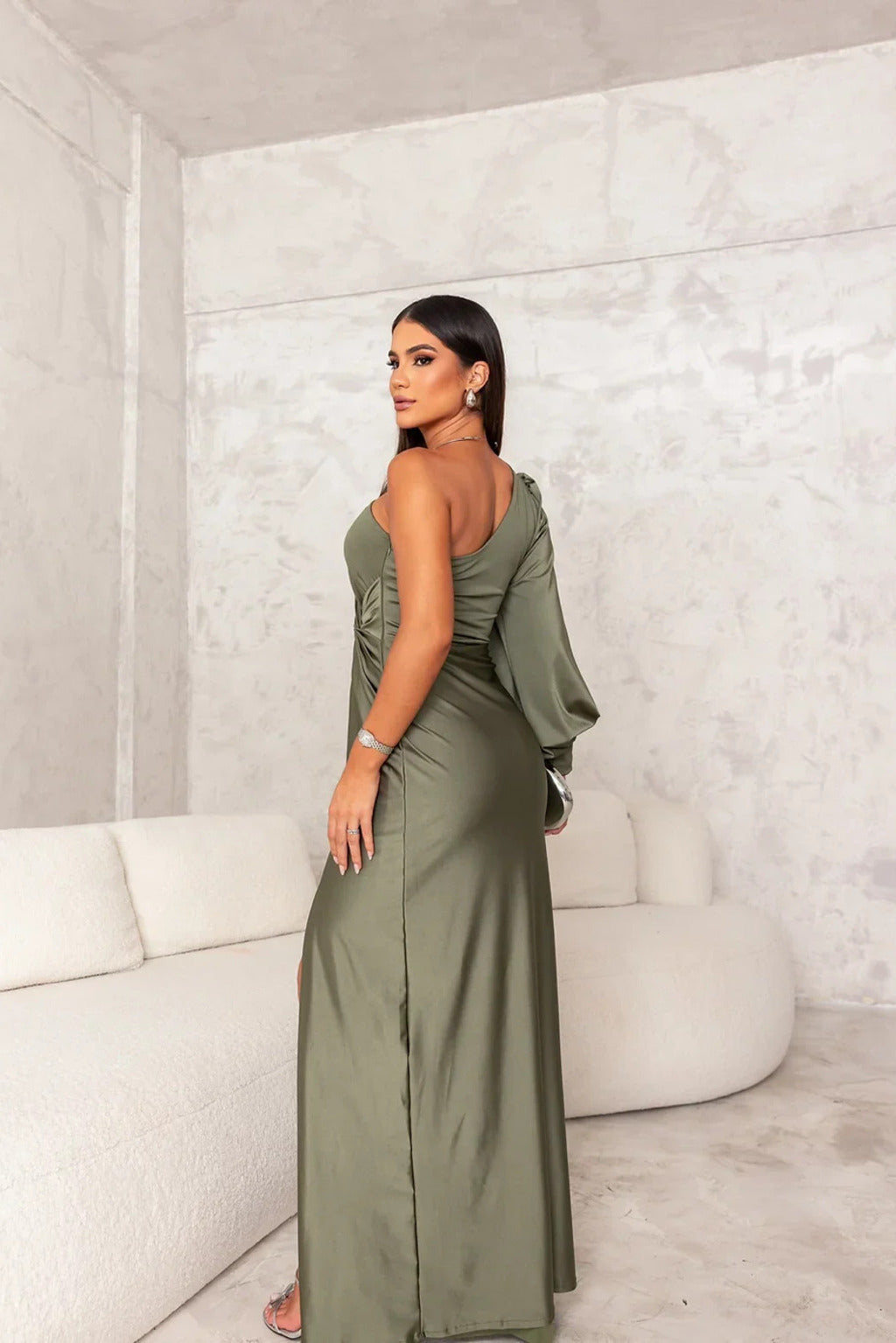 Rochia Glamour cu Eleganță Atemporală